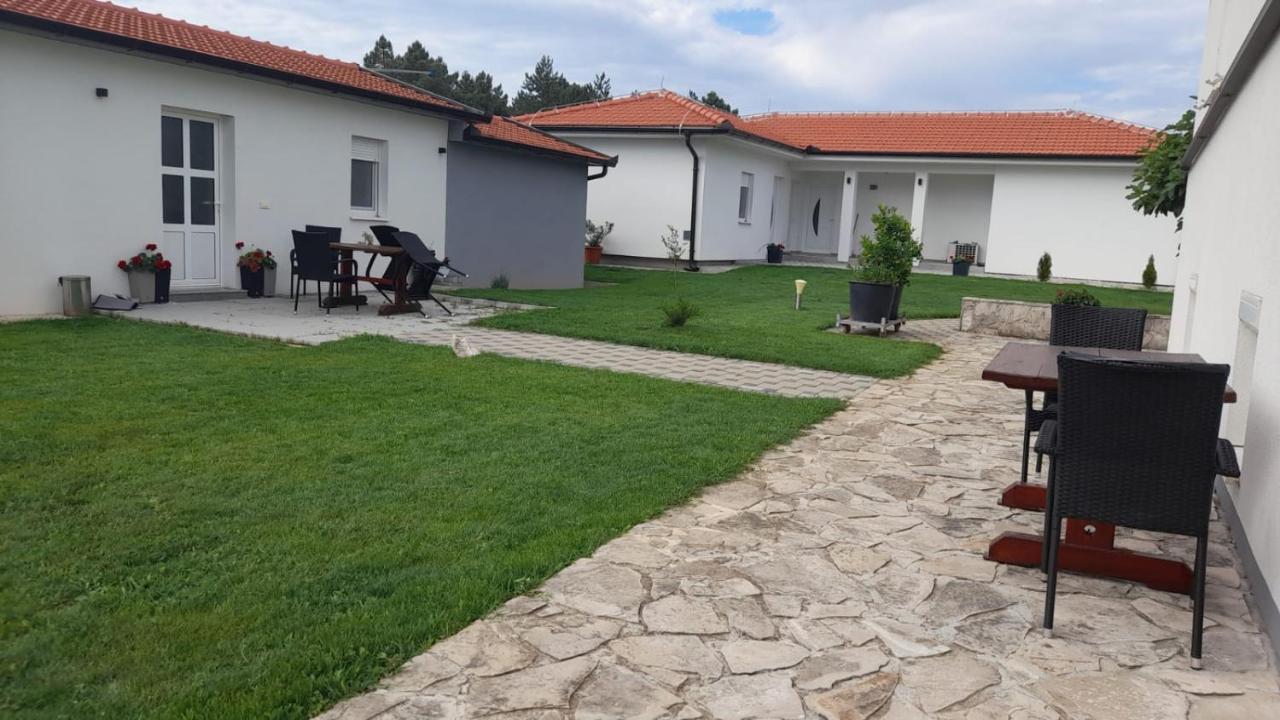 Apartment Kravica ยูบุสกี ภายนอก รูปภาพ
