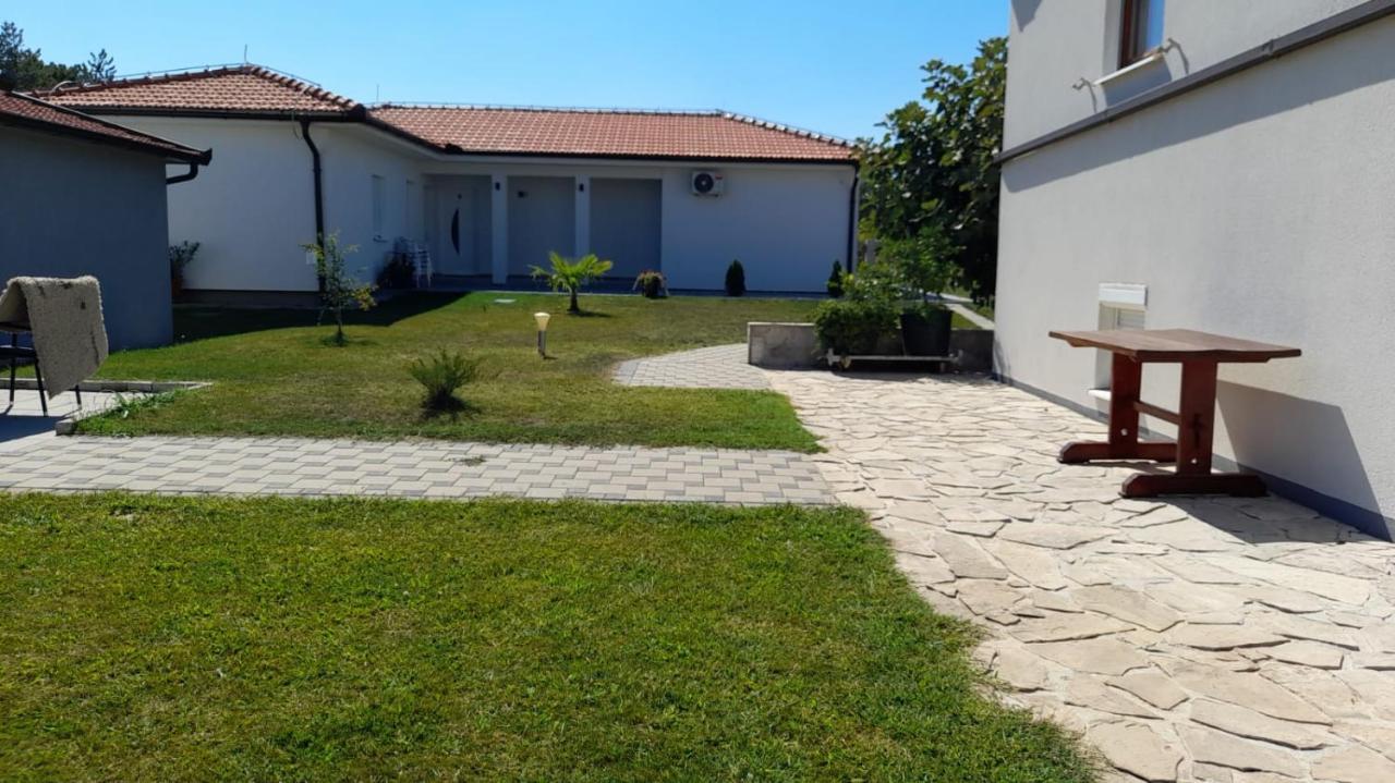 Apartment Kravica ยูบุสกี ภายนอก รูปภาพ