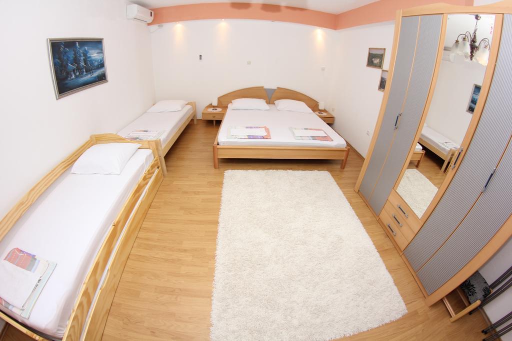Apartment Kravica ยูบุสกี ภายนอก รูปภาพ